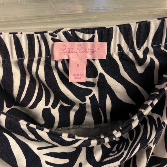 Lilly Pulitzer Navy Blue & White Kimmy Printed Side Tie Skirt Catching ZZZ’s - Picture 4 of 5